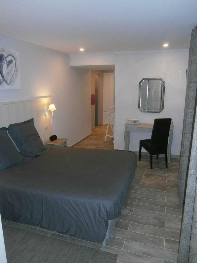 Les Jardins De Soulane B&B - Adults Only Belcastel-et-Buc Eksteriør bilde